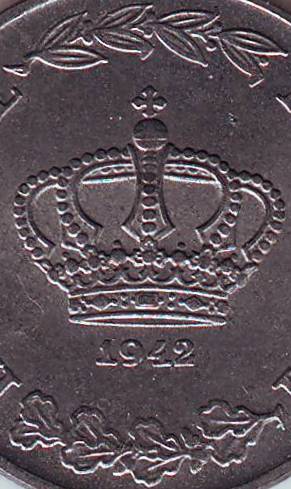 5 lei 1942 - detaliu cu coroana Rom�niei �i cu ramurile de laur (sus) �i de stejar (jos)