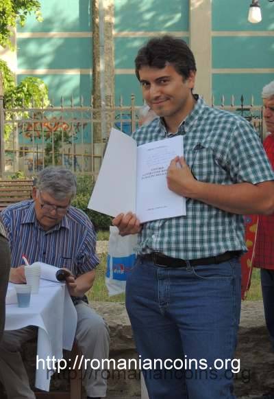 domnul profesor Cumpătescu ne-a acordat un autograf!